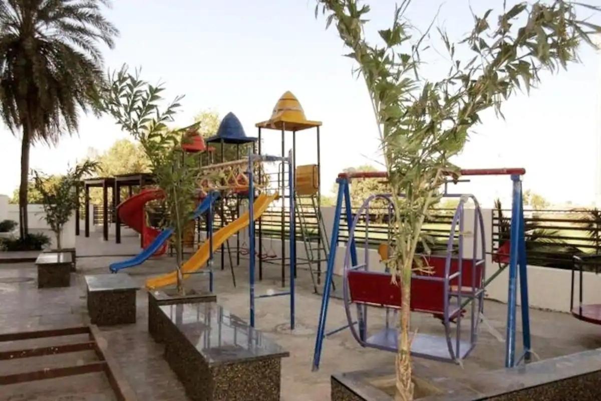 ראג'קוט 7 Seasons Palm Suite With Sky Orbit, Balcony, Swimming Pool, Wifi, Playground מראה חיצוני תמונה