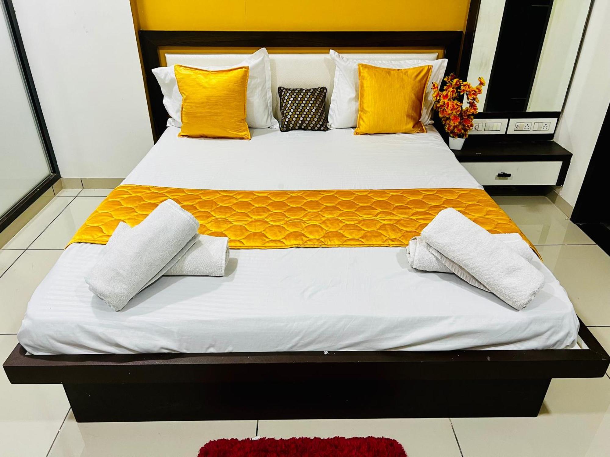 ראג'קוט 7 Seasons Palm Suite With Sky Orbit, Balcony, Swimming Pool, Wifi, Playground מראה חיצוני תמונה